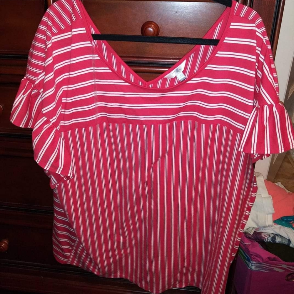 Nwt Red and white shirt